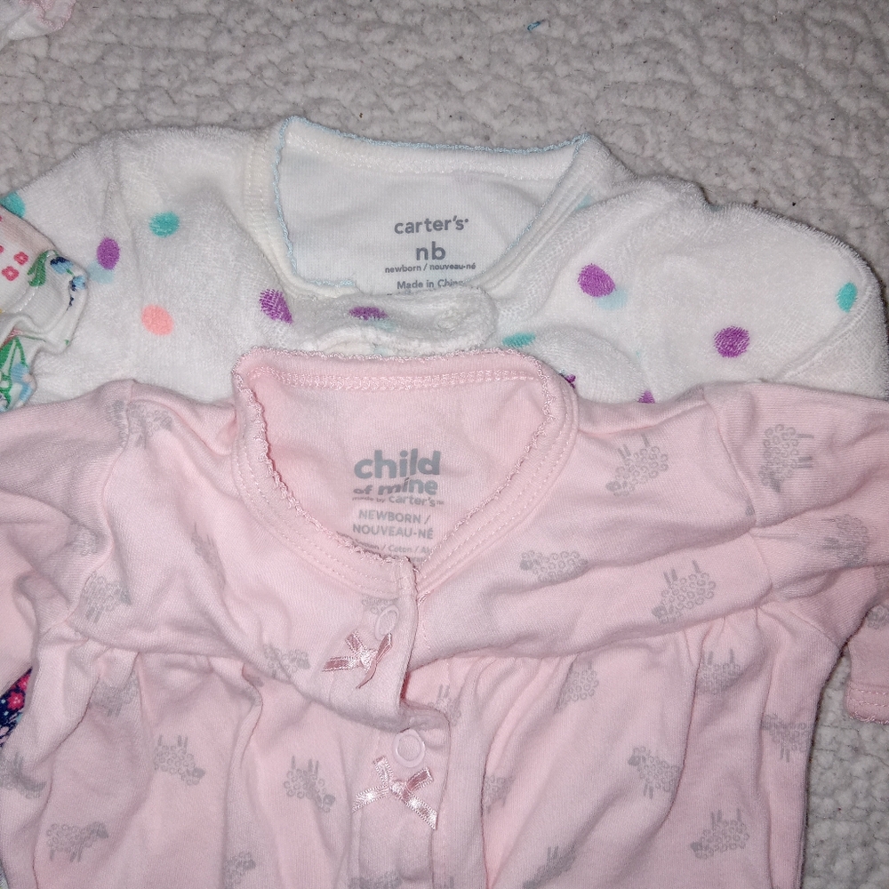 Carter's 5pc Babygirl Bundle sz NB - Picture 5 of 6
